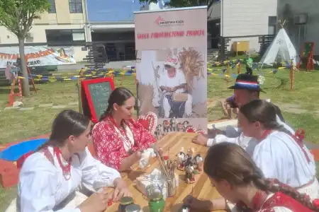 RADIONICA OSLIKAVANJA LICITARSKIH SRCA powered by #JANAF