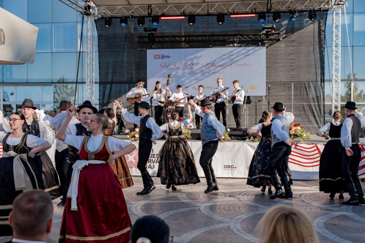 U Vukovaru uspješno održan 8. festival „SVI zaJEDNO HRVATSKO NAJ”