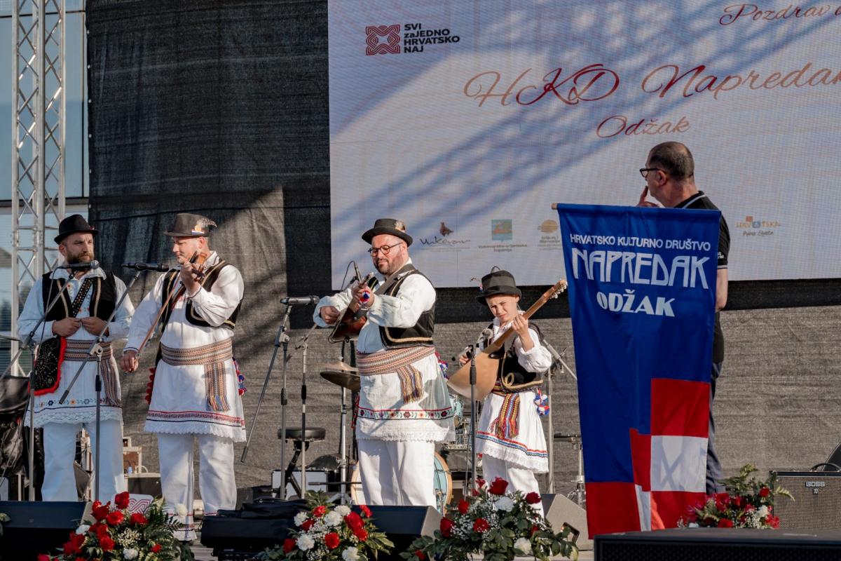 U Vukovaru uspješno održan 8. festival „SVI zaJEDNO HRVATSKO NAJ”