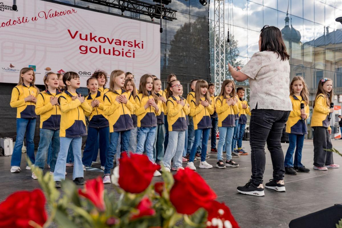 U Vukovaru uspješno održan 8. festival „SVI zaJEDNO HRVATSKO NAJ”
