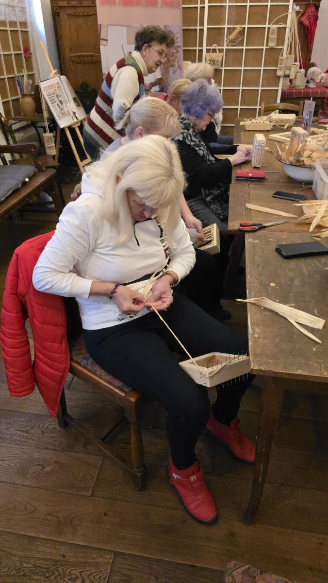 RADIONICA IZRADE UPORABNIH PREDMETA OD KOMUŠINE powered by #JANAF