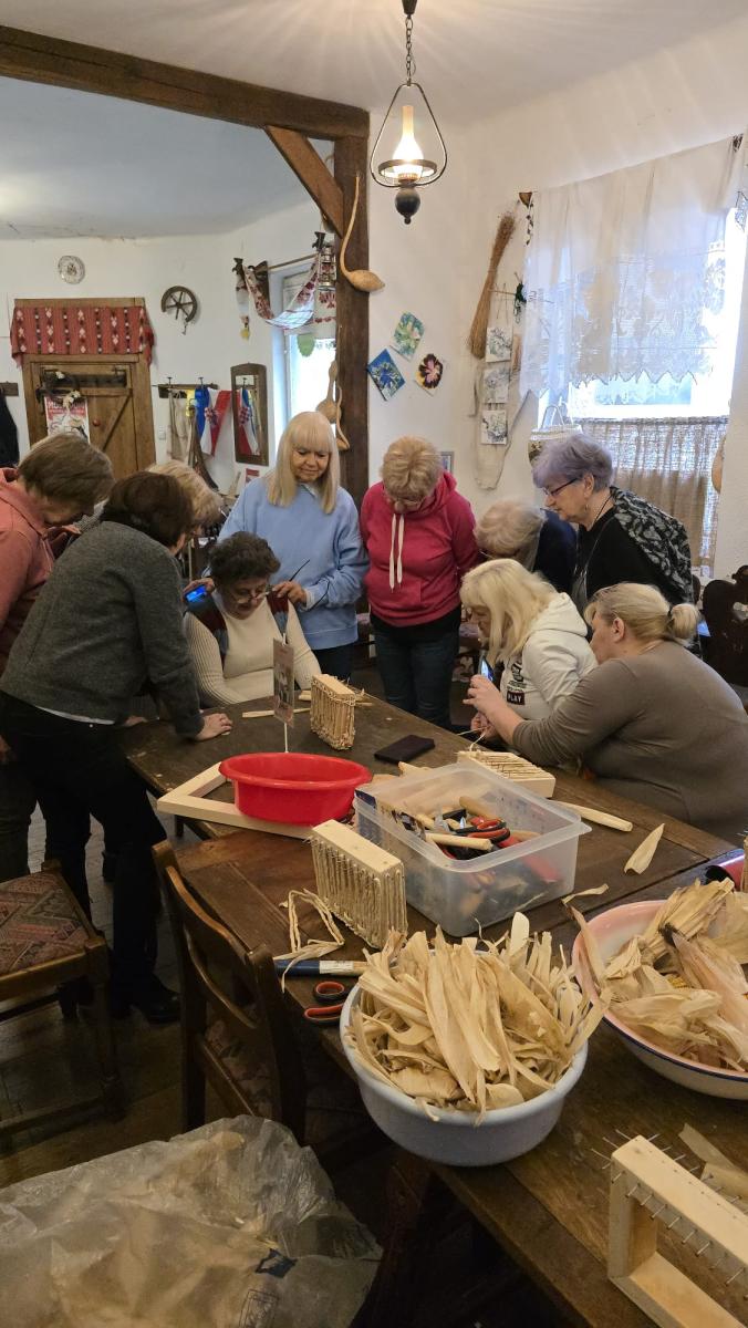 RADIONICA IZRADE UPORABNIH PREDMETA OD KOMUŠINE powered by #JANAF