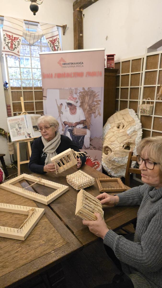 RADIONICA IZRADE UPORABNIH PREDMETA OD KOMUŠINE powered by #JANAF