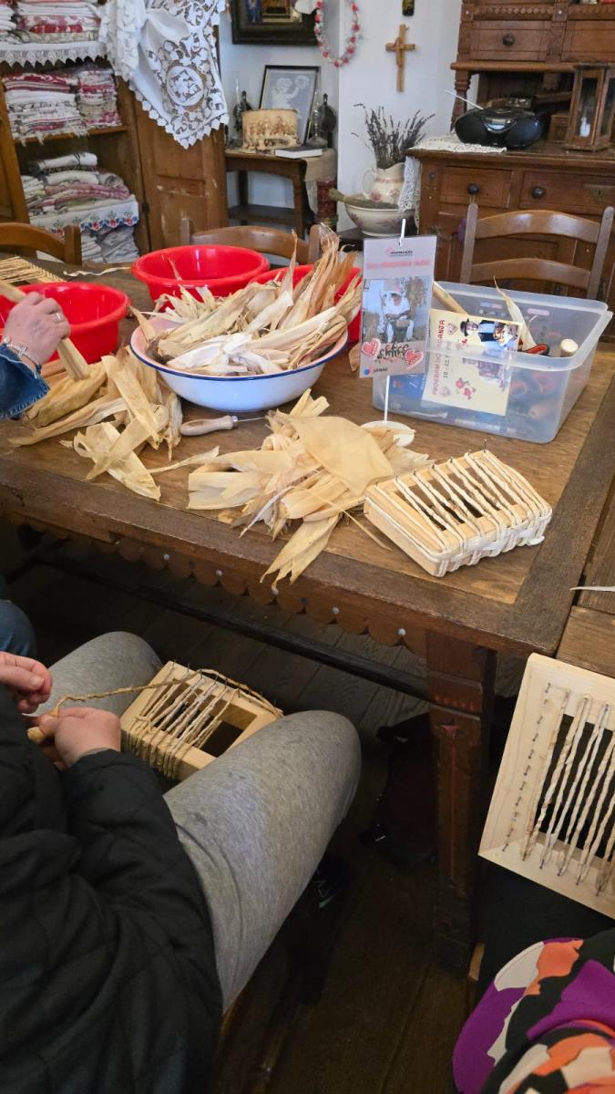 Radionica izrade predmeta od komušine powered by #JANAF