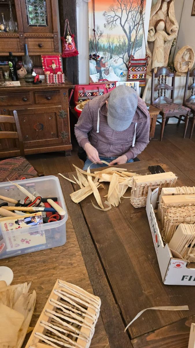 Radionica izrade predmeta od komušine powered by #JANAF