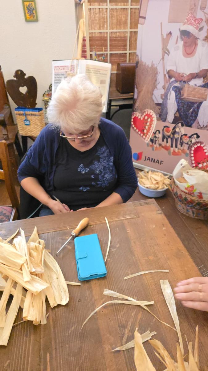 Radionica izrade predmeta od komušine powered by #JANAF