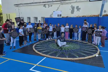 MatemA(R)Tika u Janjini: matematika kroz igru, linije i stvaranje