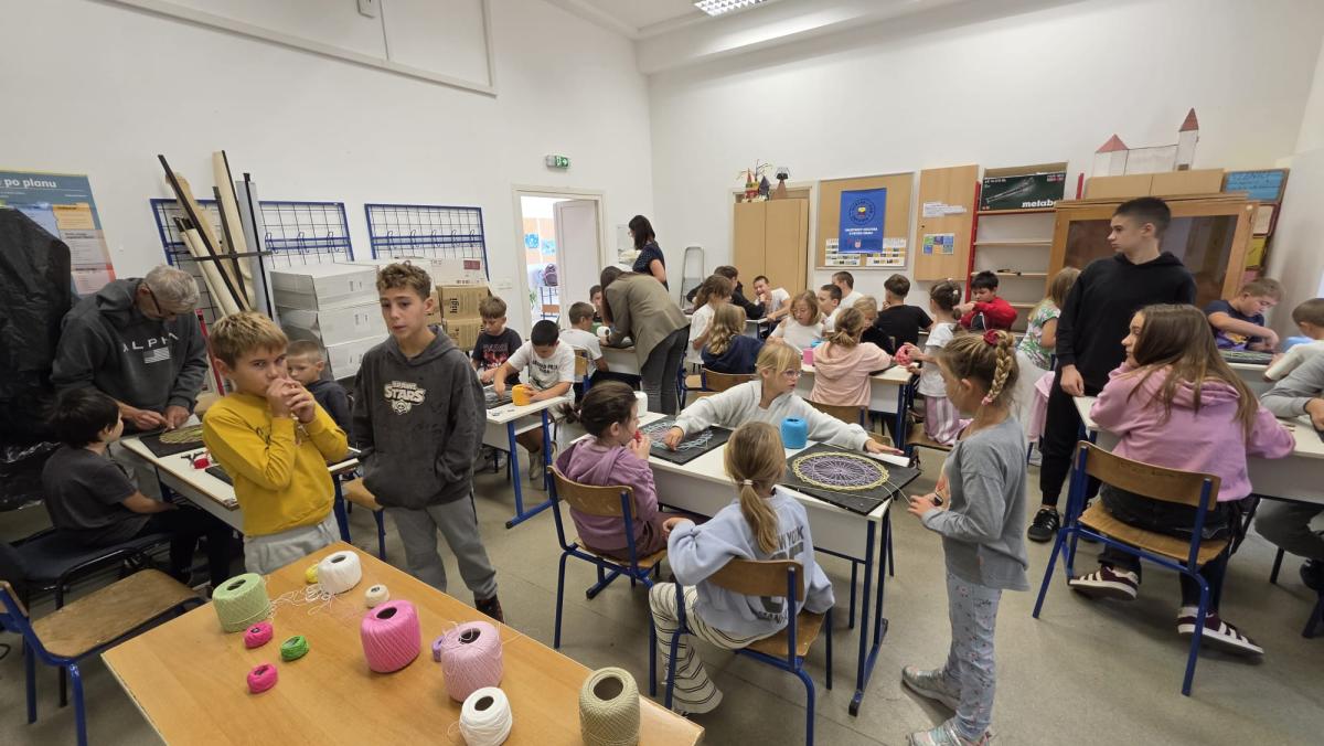 MatemA(R)Tika u Janjini: matematika kroz igru, linije i stvaranje