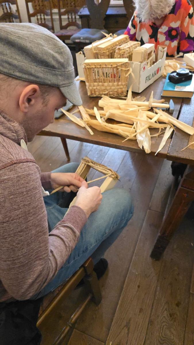 Radionica izrade predmeta od komušine powered by #JANAF