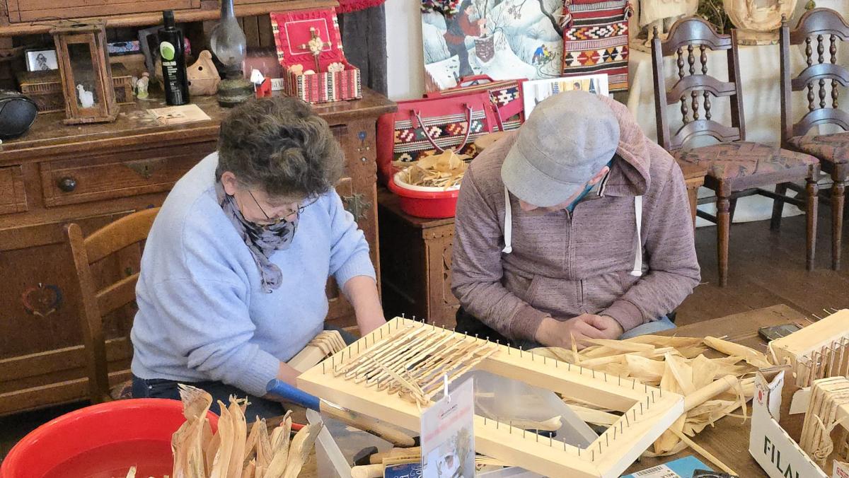 Radionica izrade predmeta od komušine powered by #JANAF